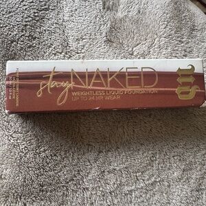 Urban Decay Stay Naked Weightless liquid foundation